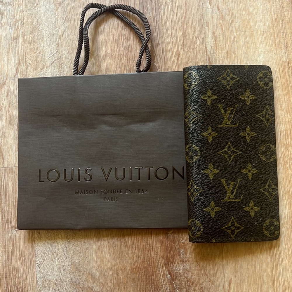 Louis Vuitton Vertical Organizer Wallet
